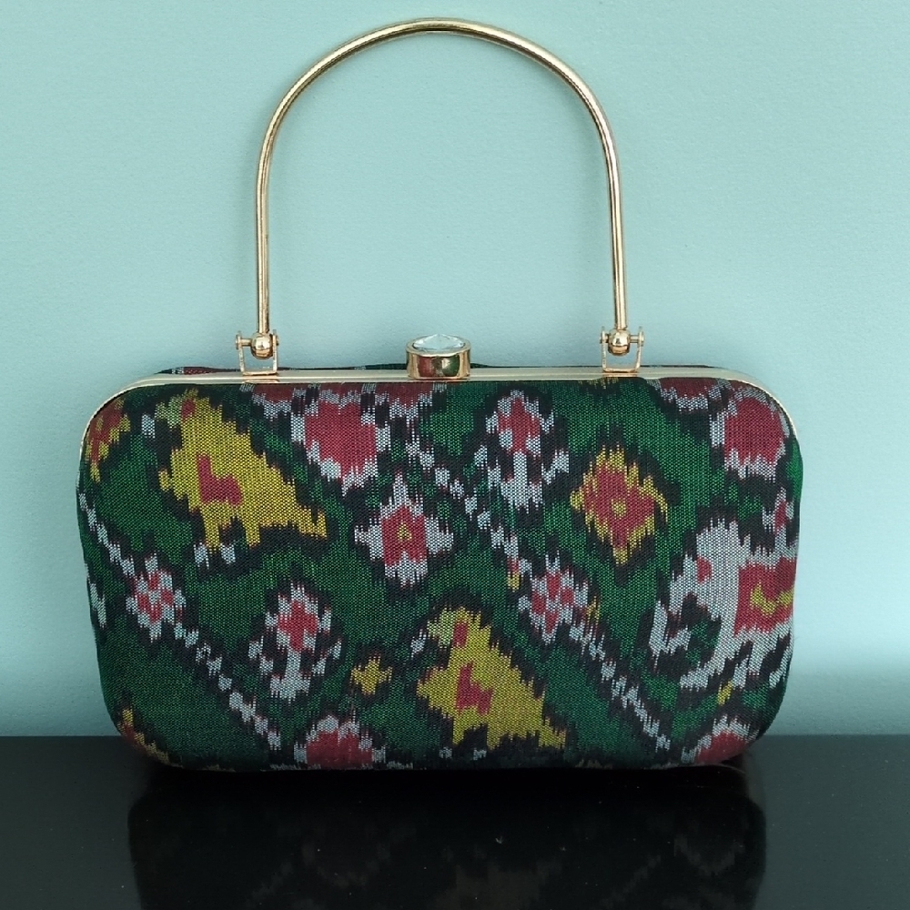 Elegant Green Patterned Clutch